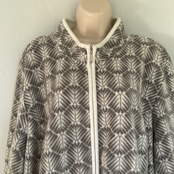 Karen Scott Sport plus gray white fleece scallop print full zip jacket size 3X - Picture 3 of 8